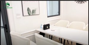 Không gian phòng ăn liền kề với phòng khách 